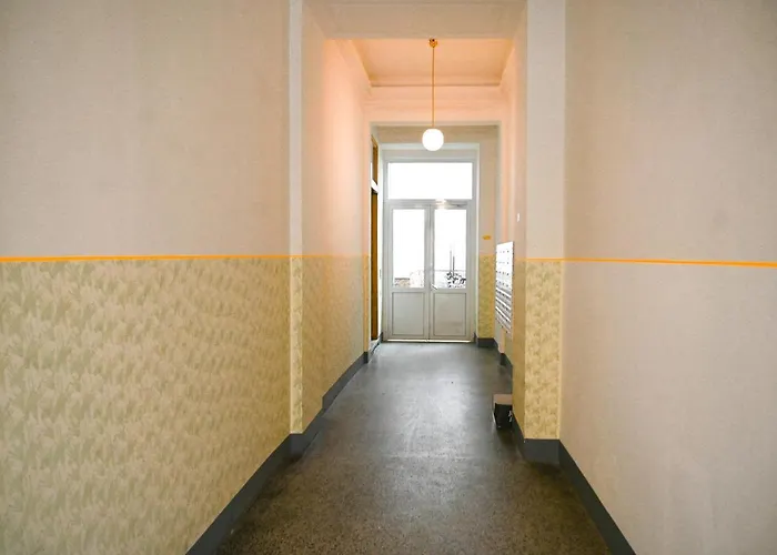 Apartment For 4 Near Augarten, Donaukanal & U4 & U2 Metro *