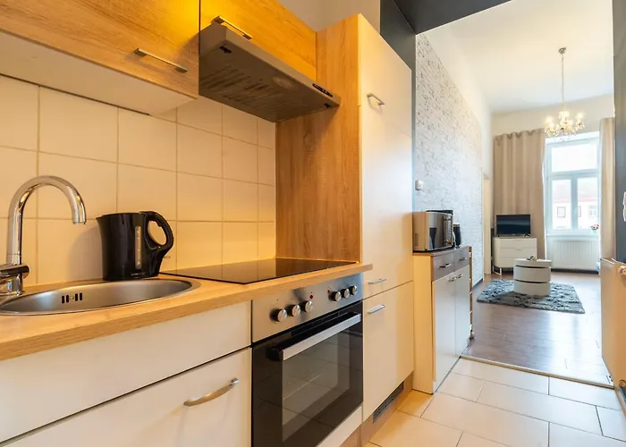 For 4 Near Augarten, Donaukanal & U4 & U2 Metro Apartment
