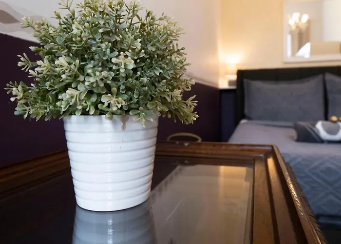 Apartment For 4 Near Augarten, Donaukanal & U4 & U2 Metro